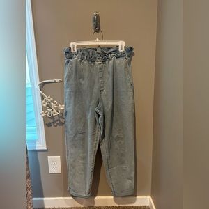 Gap Women’s Paperbag Waist Jean size 10
